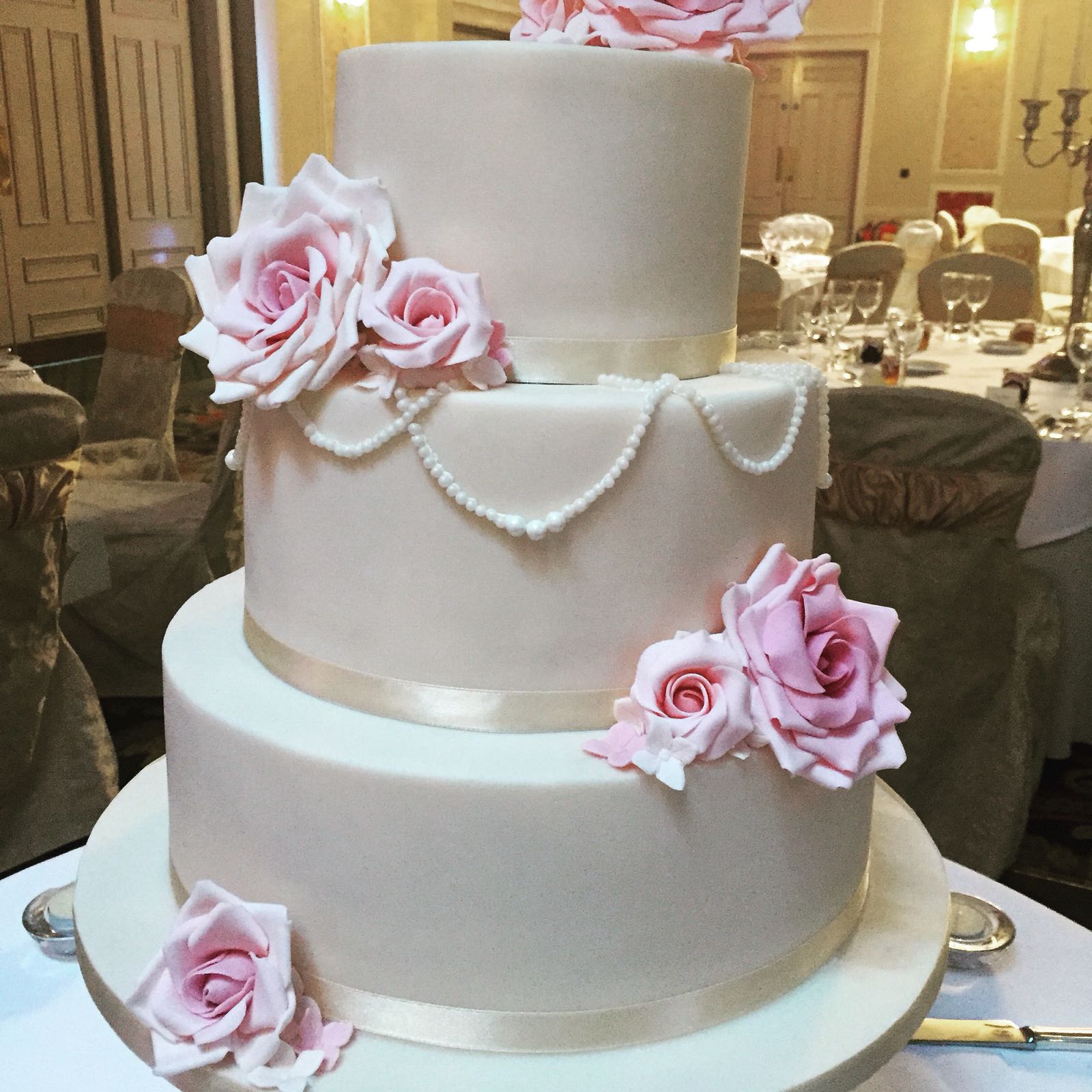Wedding Cakes and Sweet Tables